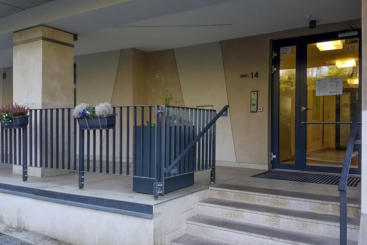 Onsite Free Garage Parking, 10Min Centre By Bus Praga Exterior foto
