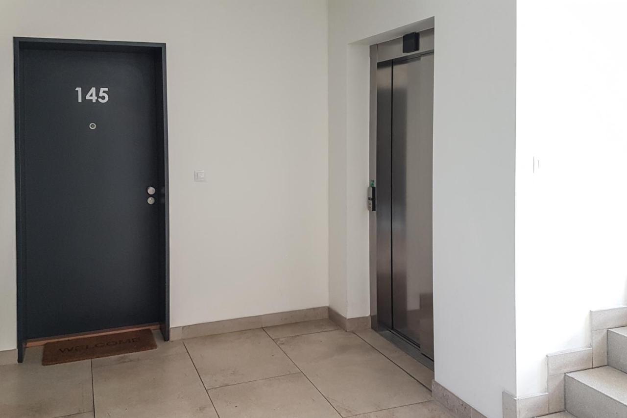 Onsite Free Garage Parking, 10Min Centre By Bus Praga Exterior foto